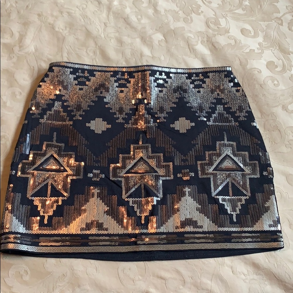 Stretchy sequence skirt.